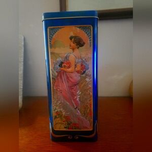 Beautiful Art Deco Tin